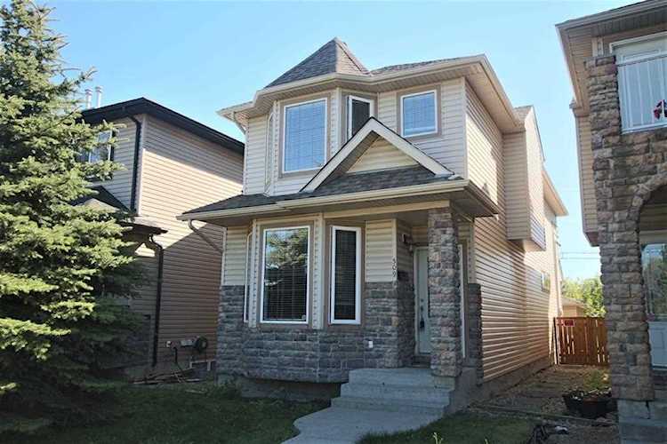 509 17 Ave NW Calgary, AB T2M 0N4