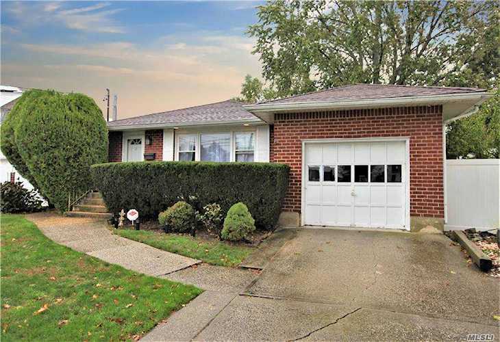 15 W Walnut Street Farmingdale, NY 11735