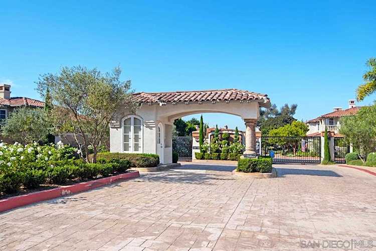9729 Keeneland Row La Jolla, CA 92037