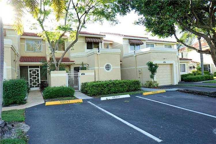 675 Corona Way #675 Deerfield Beach, FL 33442