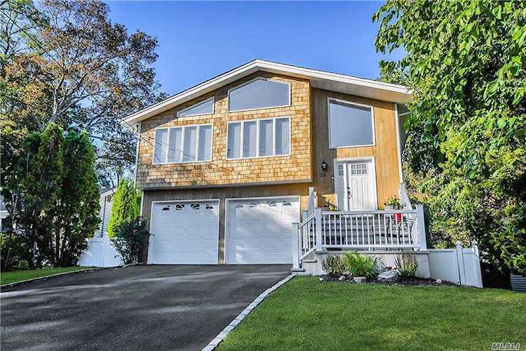 29 Summitview Drive Bayville, NY 11709