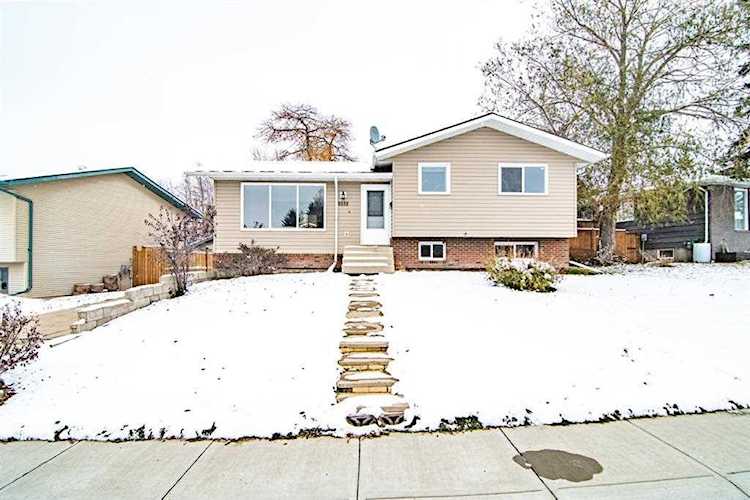 5232 38 Street Crescent Innisfail, AB T4G 1G7
