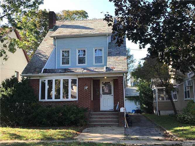 304 Plainfield Avenue Floral Park, NY 11001