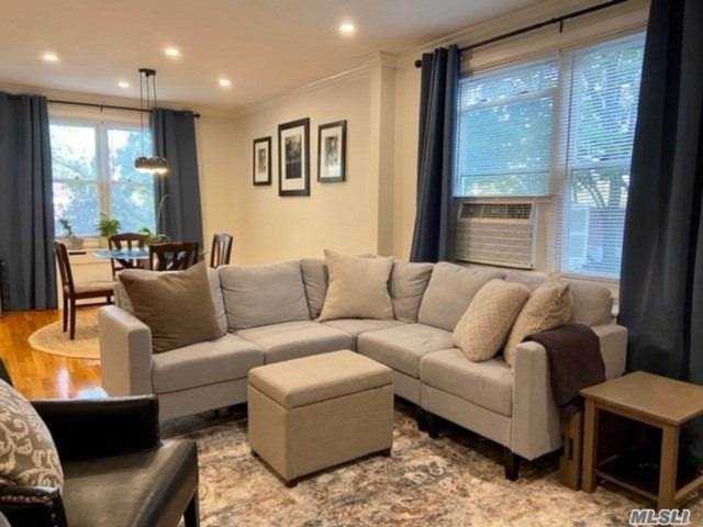 1 Edwards Street Roslyn Heights, NY 11577