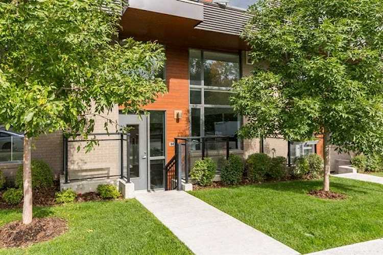 94 Mission Rd SW Calgary, AB T2S 3A2