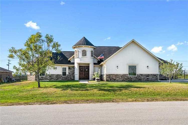 241 Peck ST Kyle, TX 78640