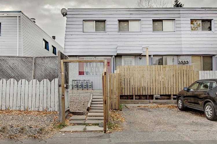 8 Blackthorn Bay NE #101 Calgary, AB T2K 5L4