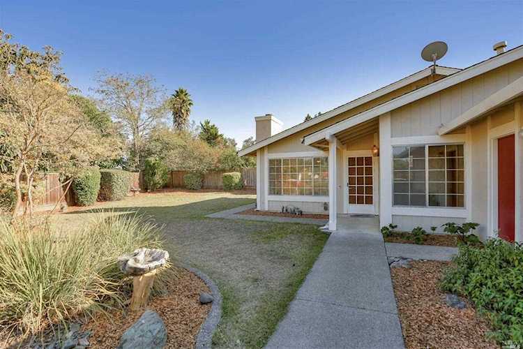 2428 San Joaquin Court Santa Rosa, CA 95401