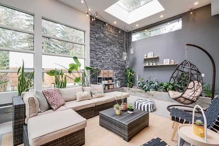 4217 5 St SW Calgary, AB T2S 2E2