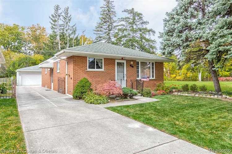 5376 Madison St Dearborn Heights, MI 48125 | MLS 2200082265 Photo 1
