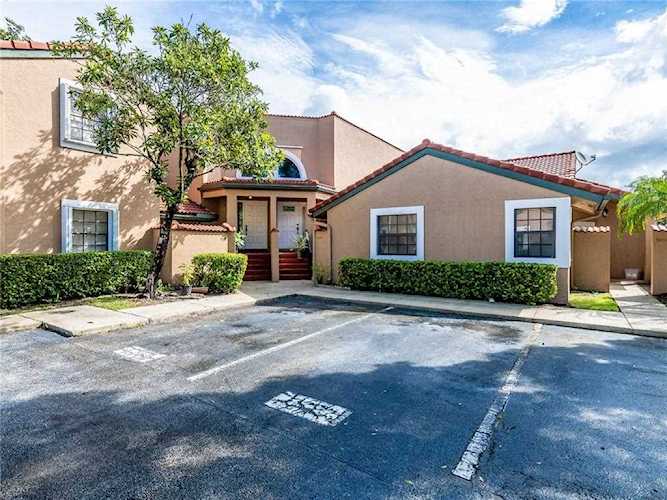 9205 W Sunrise Blvd Plantation, FL 33322