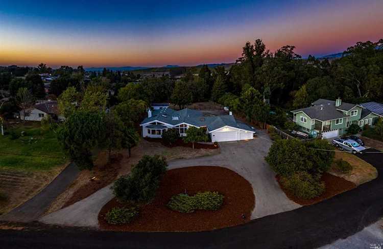 67 Wambold Lane Petaluma, CA 94952