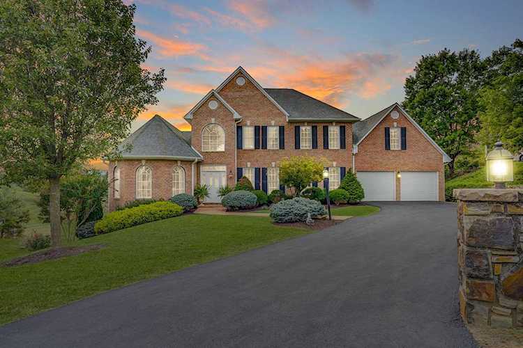 221 Savannah Daleville, VA 24083