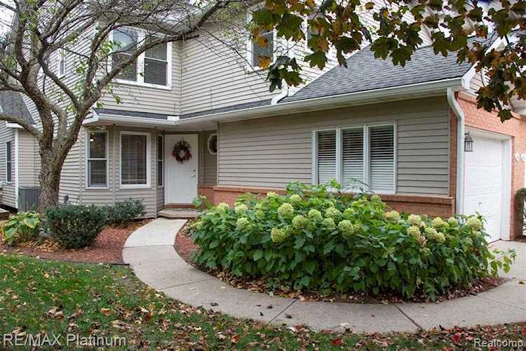 2868 Shetland Ct Howell Twp, MI 48843