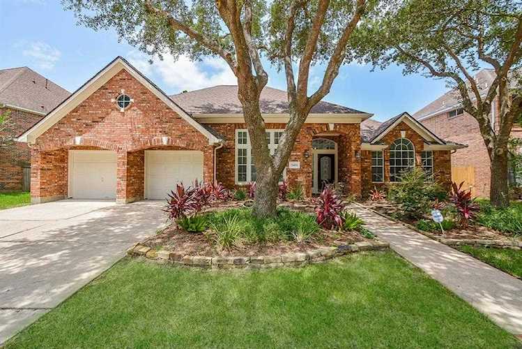 5603 Lake Place Dr Houston, TX 77041