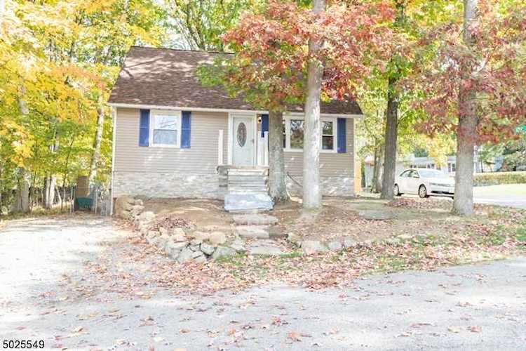 201 Knox Way Hopatcong Boro, NJ 07843