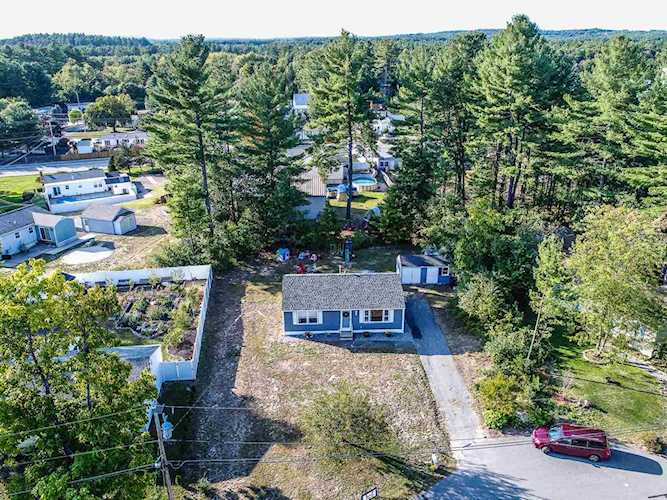 8 Rock Island Rd Nashua, NH 03062