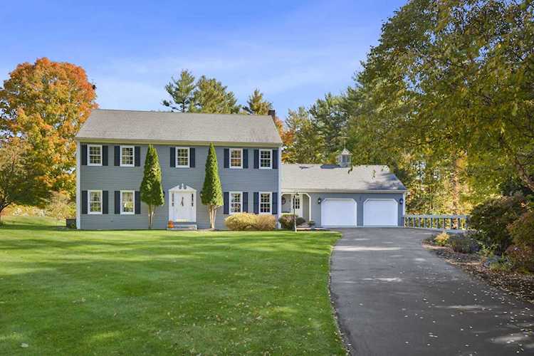 4 Maplewood Dr Wolfeboro, NH 03894 | MLS 4834337 Photo 1