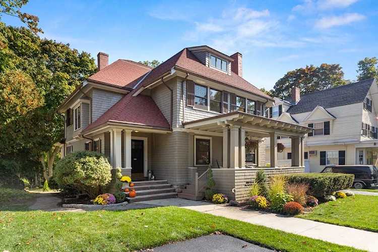 109 Cambridge St Winchester, MA 01890