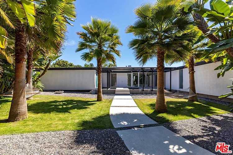 1120 Maytor Place Beverly Hills, CA 90210