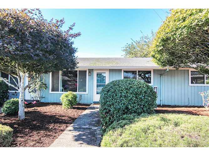 13647 Gaffney Ln #8 Oregon City, OR 97045 | MLS 20587131 Photo 1