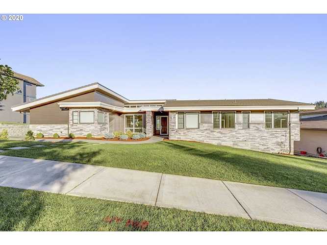 8968 SE Denali Dr Happy Valley, OR 97086