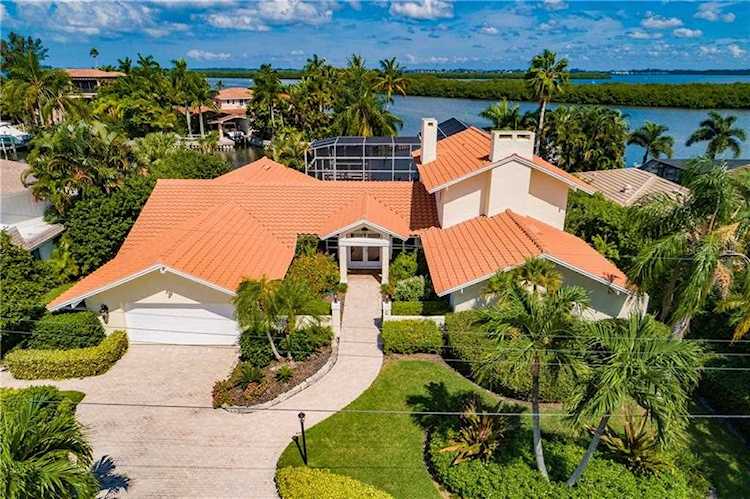 771 Emerald Harbor Dr Longboat Key, FL 34228
