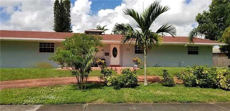 612 N Highland Dr Hollywood, FL 33021