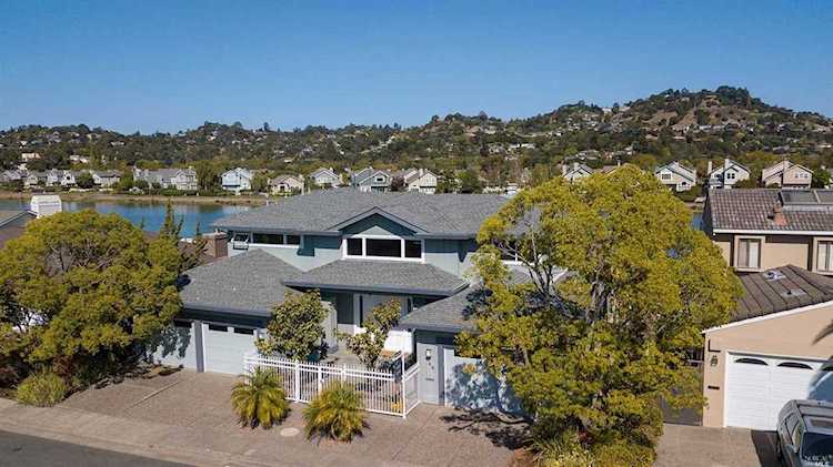 346 Riviera Circle Larkspur, CA 94939
