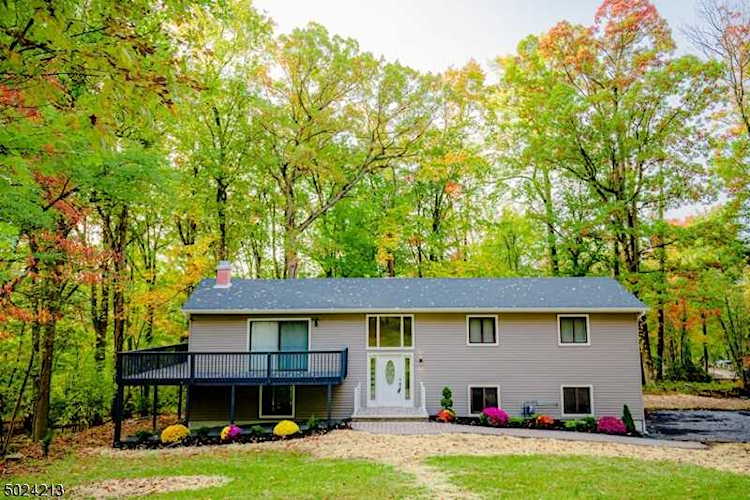 93 Longview Dr Green Brook Twp., NJ 08812