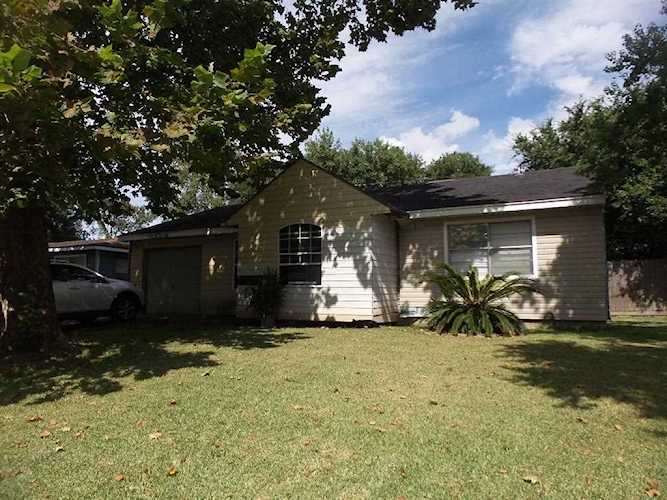 810 Horncastle St Channelview, TX 77530