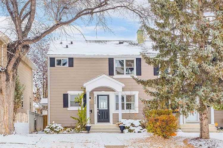2290 Passchendaele Ave SW Calgary, AB T2T 5L3