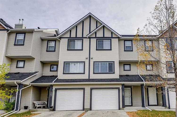 185 Everhollow Heights SW Calgary, AB T2Y 5B3
