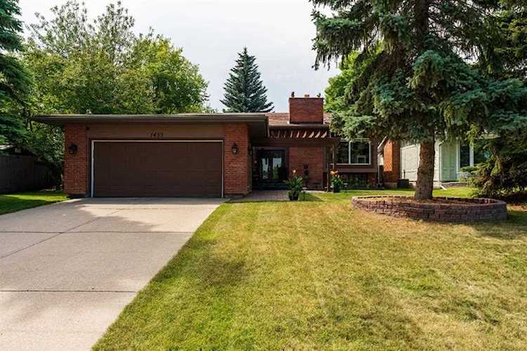 1459 Acadia Dr SE Calgary, AB T2J 5B1