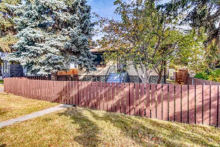1408 43 St SW Calgary, AB T3C 2A2