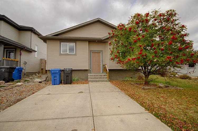 86 Heritage Ct W Lethbridge, AB T1K 7W2