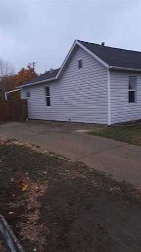 209 1 St SE Redcliff, AB T0J 2P0
