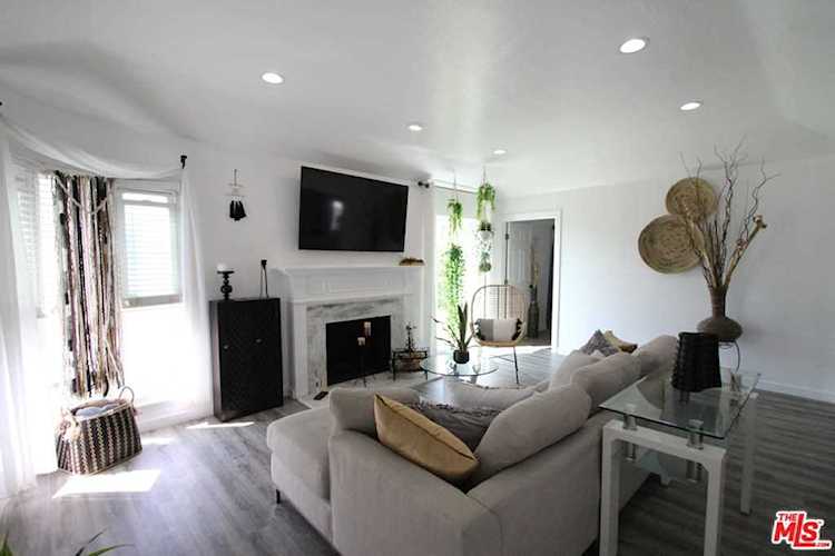 3453 Floresta Avenue Los Angeles, CA 90043
