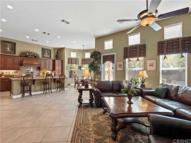 27008 Cliffie Way Canyon Country, CA 91387