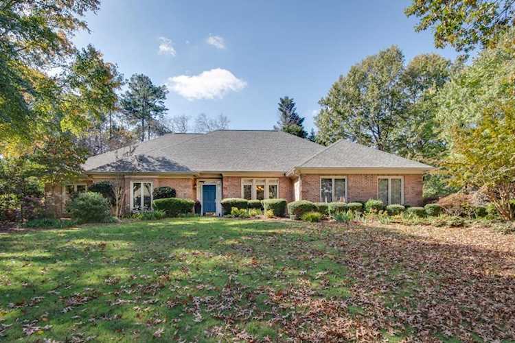 140 Shadowbrook Dr Roswell, GA 30075