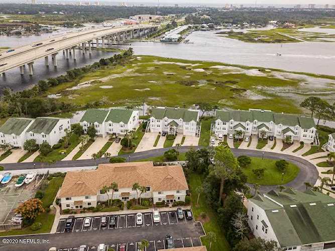 3339 Lighthouse Point Ln Jacksonville, FL 32250
