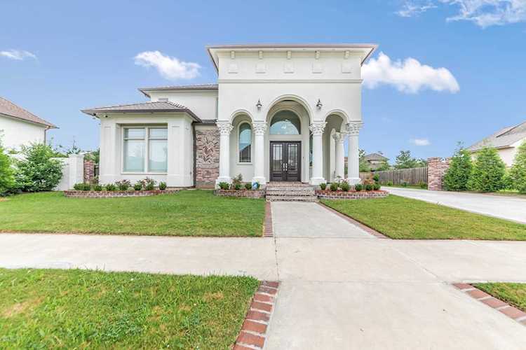 111 English Gardens Parkway Lafayette, LA 70503