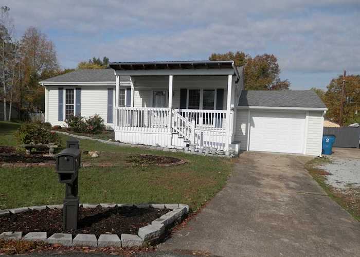 1608 Rhode Ct La Grange, KY 40031