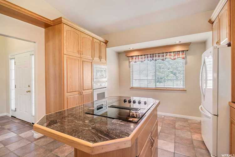 582 S E Oak Ln Tooele, UT 84074