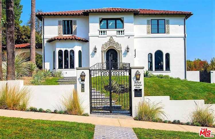 2340 Nottingham Avenue Los Angeles, CA 90027