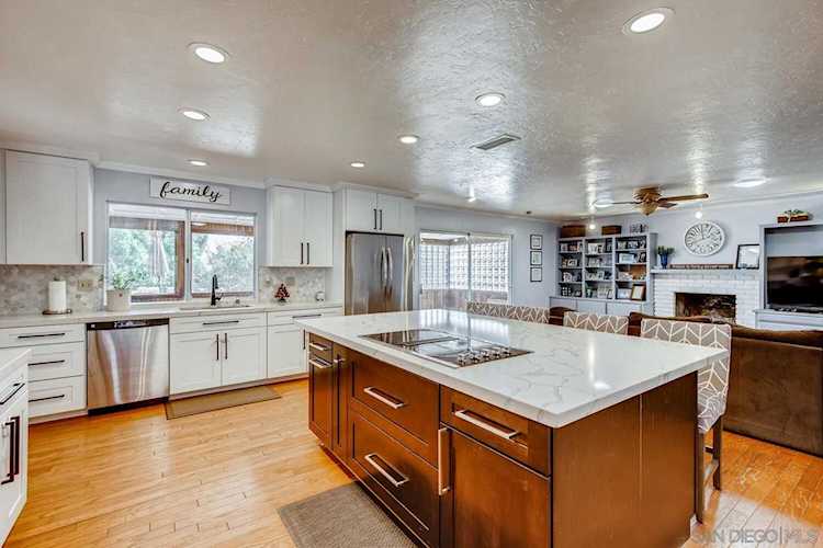 16211 Oak Springs Dr Ramona, CA 92065