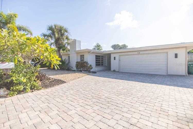 520 De Narvaez Dr Longboat Key, FL 34228