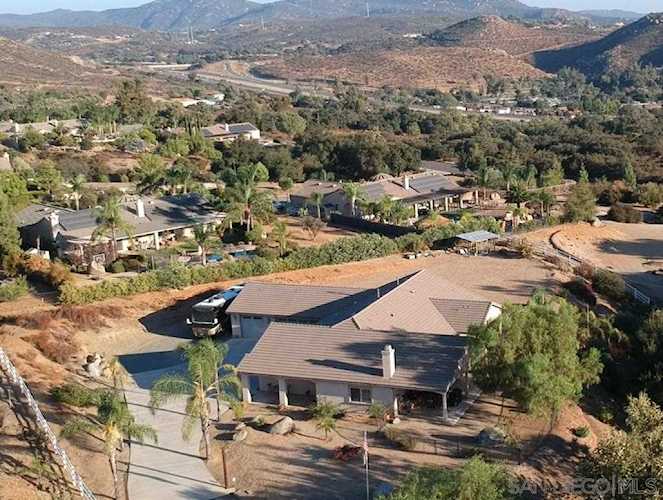 3077 Buck Stidham Alpine, CA 91901