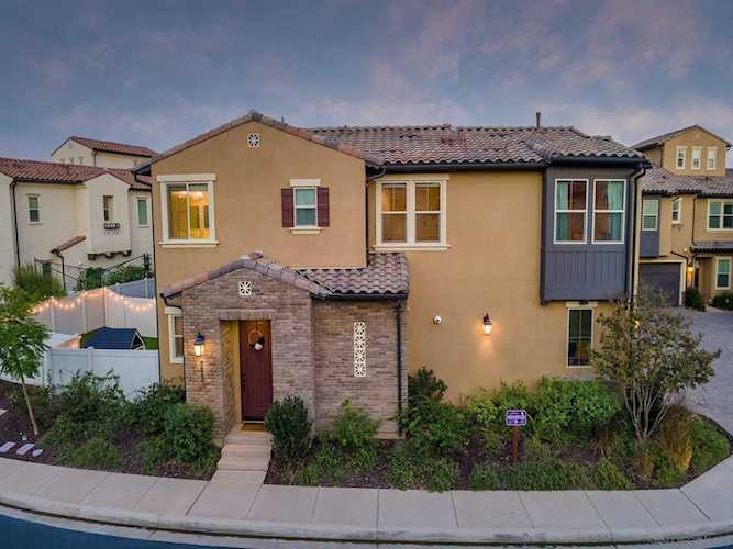 16421 Veridian Cir San Diego, CA 92127