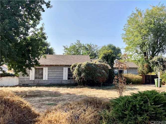 7911 Paso Robles Avenue Lake Balboa, CA 91406